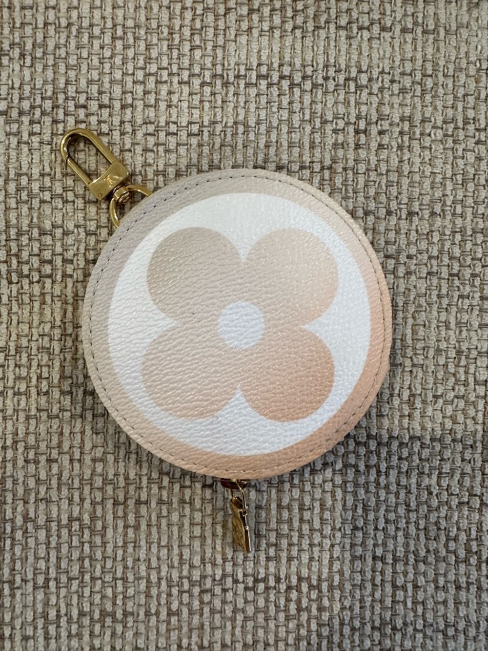 Louis Vuitton Multi Pochette Accessoires bag from the "By the Pool" Collection - Picture 12 of 14